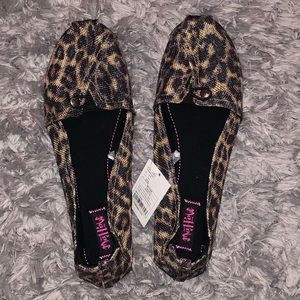 Mad Love NWT Leopard Canvas Slip-Ons
